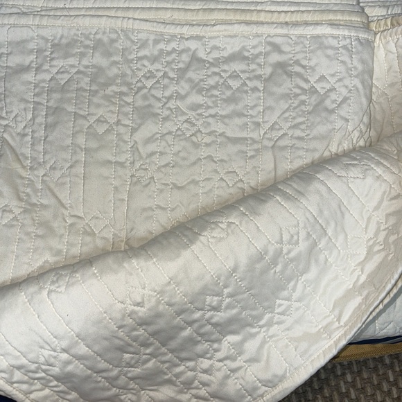 Hamtpon Hill 3 Piece QUEEN Coverlet Set Velvet Touch Quilted Ivory - Picture 6 of 10